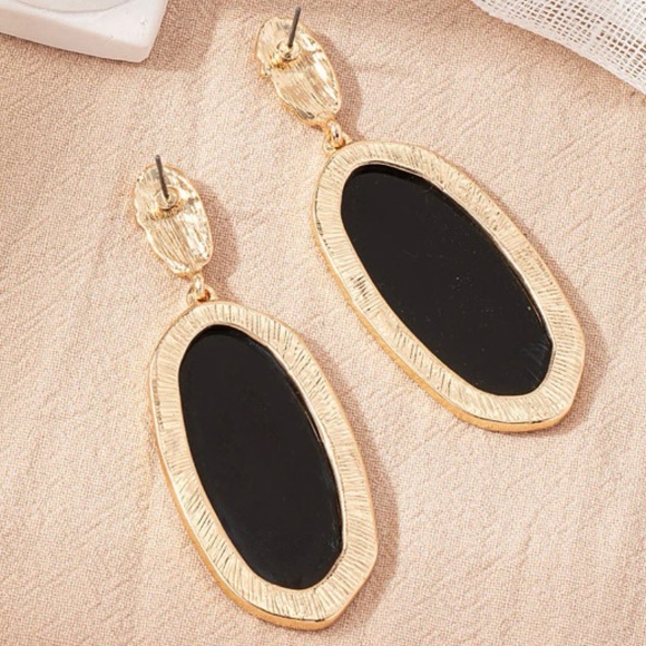 🦋 3/$24 Abalone shell post earrings / NWOT - Picture 5 of 5